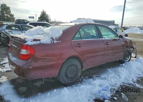 2004 Toyota Camry Le z USA, uszkodzony, nr VIN 4T1BE32K84U311308